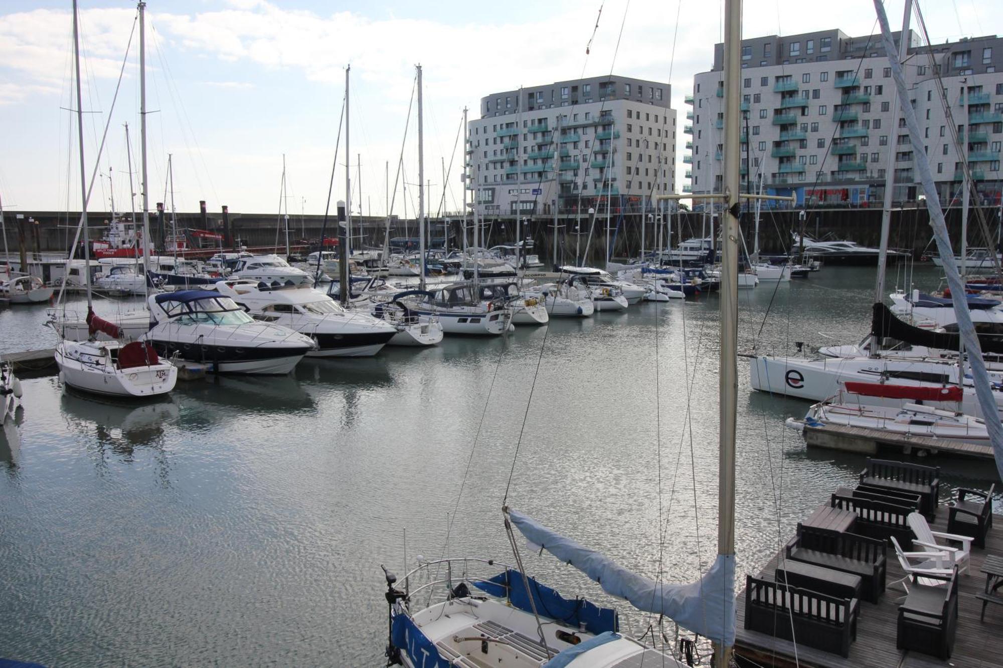 Chic In The Heart Of Marina * Hove