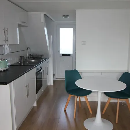 Chic Apartment In The Heart Of Brighton Marina Exterior photo