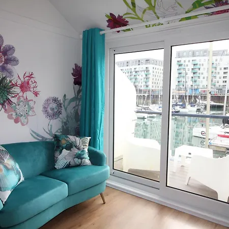 Chic Apartment In The Heart Of Brighton Marina Exterior photo