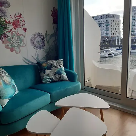 Chic Apartment In The Heart Of Brighton Marina Exterior photo