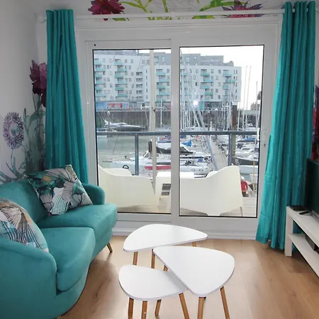 Chic Apartment In The Heart Of Brighton Marina Exterior photo
